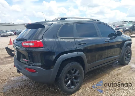 2016 Jeep Cherokee Trailhawk z USA, uszkodzony, nr VIN 1C4PJMBS4GW243691